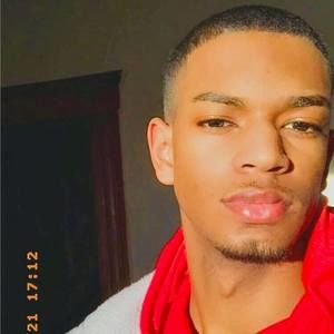 Meet your Posher, Derrick